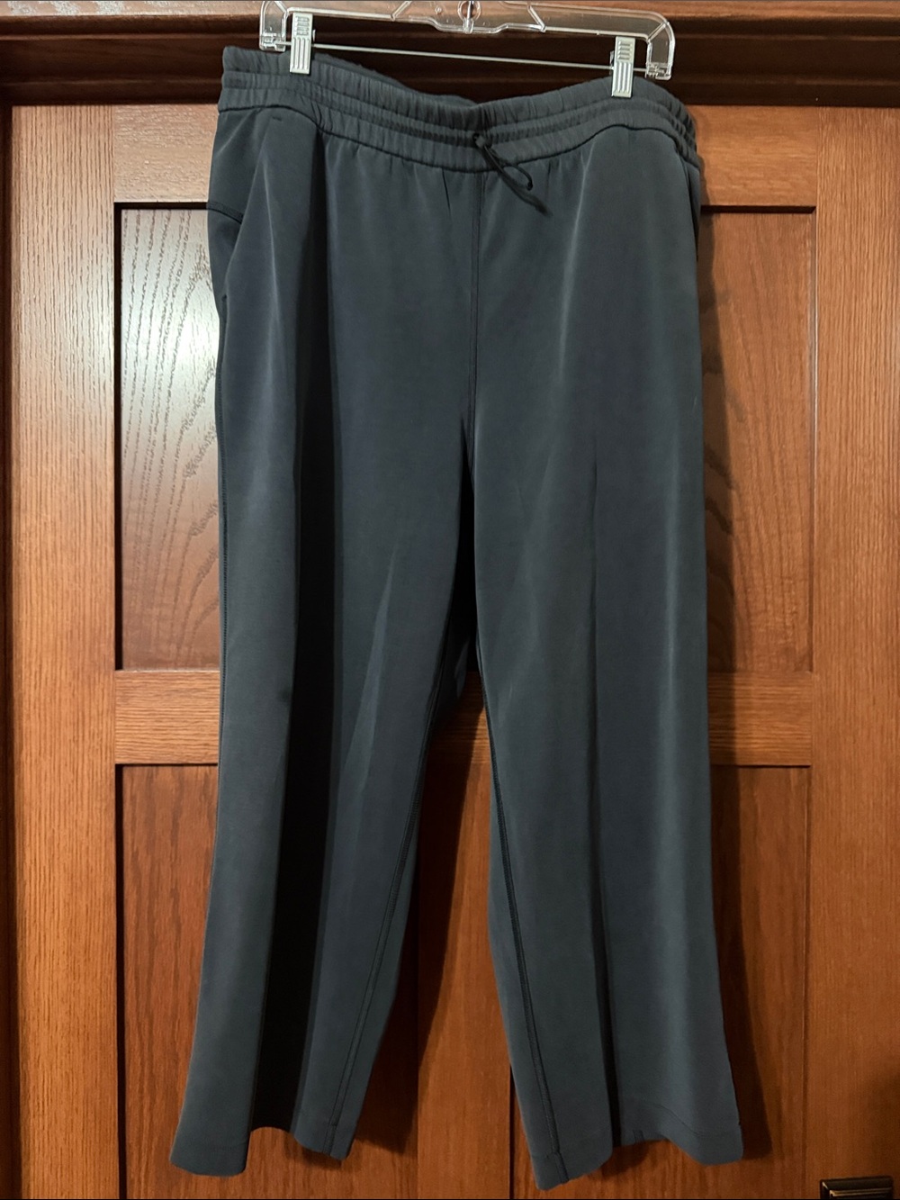 Lululemon Softstreme, black, ankle pants, never worn